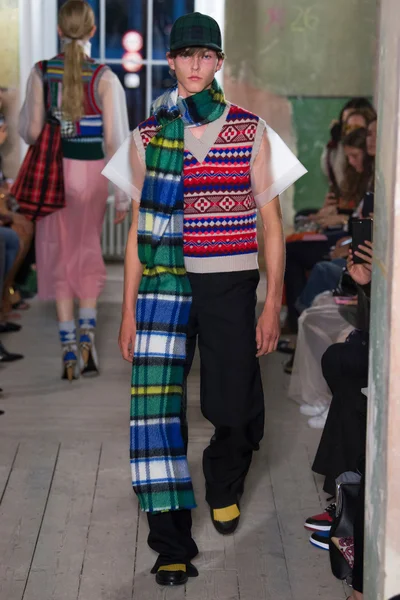 Look 29